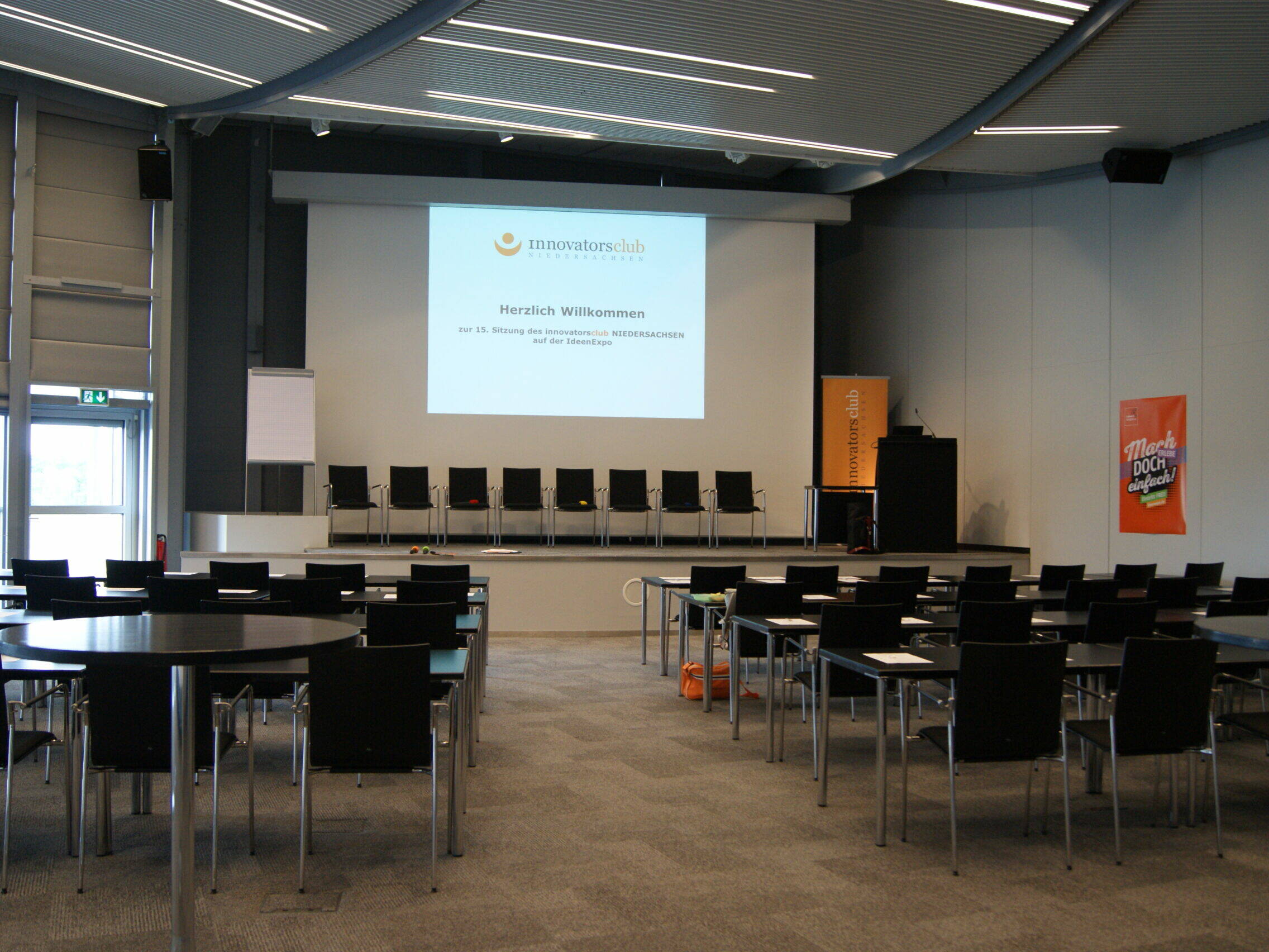 Veranstaltung innovatorsclub - leerer Tagungsraum